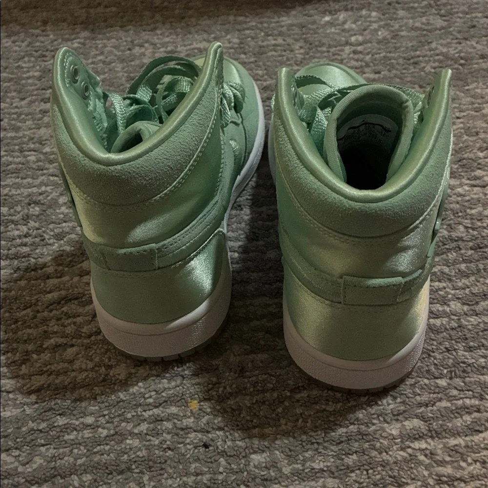 Woman’s Air Jordan 1 Ret High SOH, size 5 - Picture 3 of 8